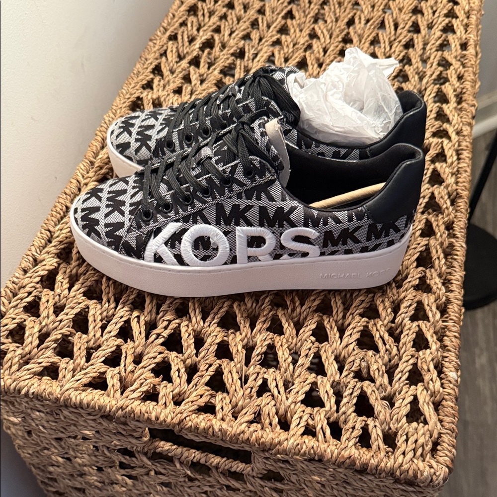 Michael Kors  Women’s  size 61/2 Monogram Black and White Sneakers..NWOT - Picture 2 of 4